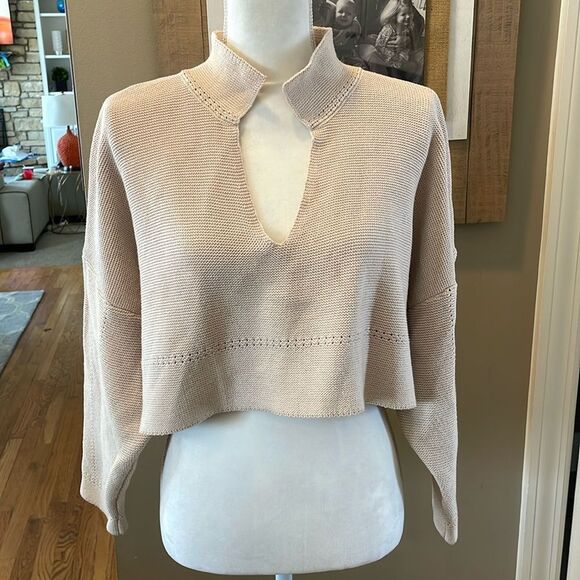 Akira CROPPED V NECK POLO SWEATER - Picture 3 of 8